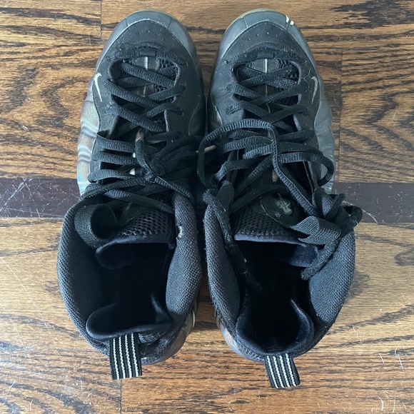 Nike Air Foamposite ONE METALLIC SILVER PEWTER BLACK GREY WHITE MISMATE Size 10